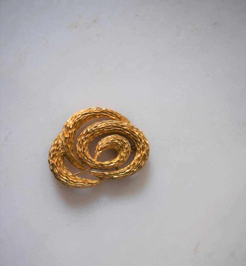 Vintage Trifari Crown Brosche - Abstraktes Design Aus Gold 50Er Jahre von VintageArmCandy