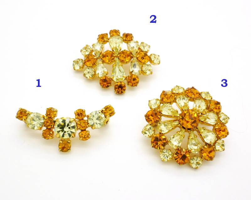 Vintage Citrin Strass Brosche Mid Century Champagner Kristall Anstecknadel von VintageArtAndCraft