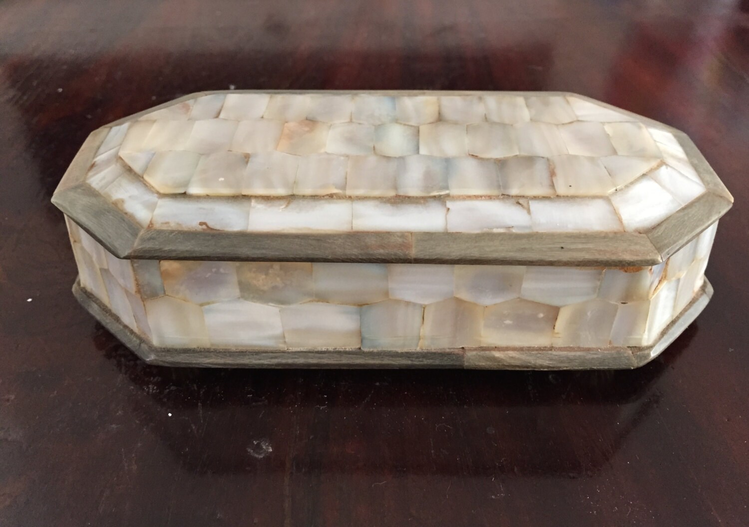 Eine Mutter Der Perle Antik Schmuck Oder Trinket-Box Eine Mutter Der Perle Antik Schmuck Oder Trinket-Box von VintageArtDesignShop