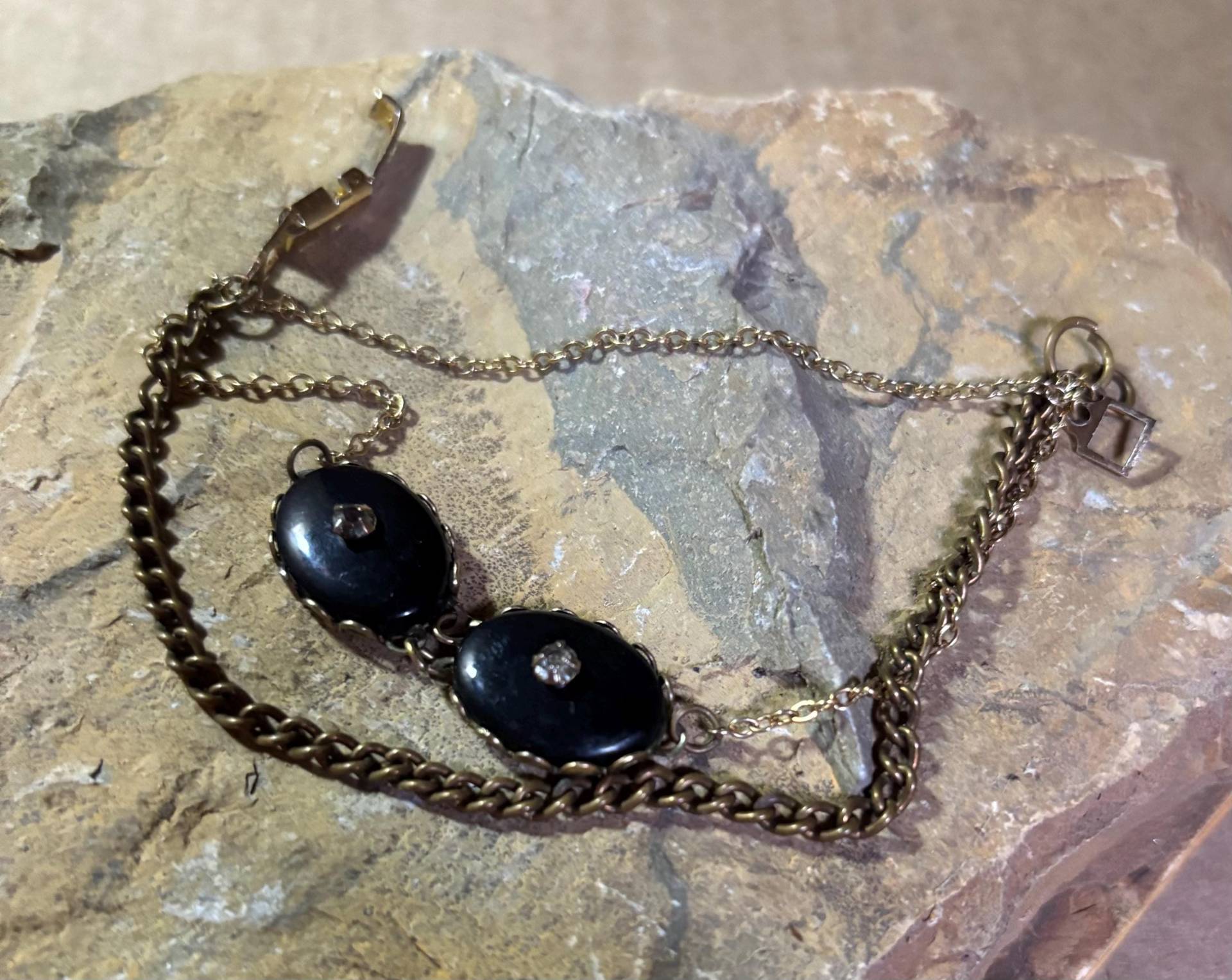 Vintage Onyx Armband Mit Strass-Akzent, Deutschland, 1930Er Jahre Vintage Onyx Armband Mit Strass-Akzent, Deutschland, 1930Er Jahre von VintageAtJessamines