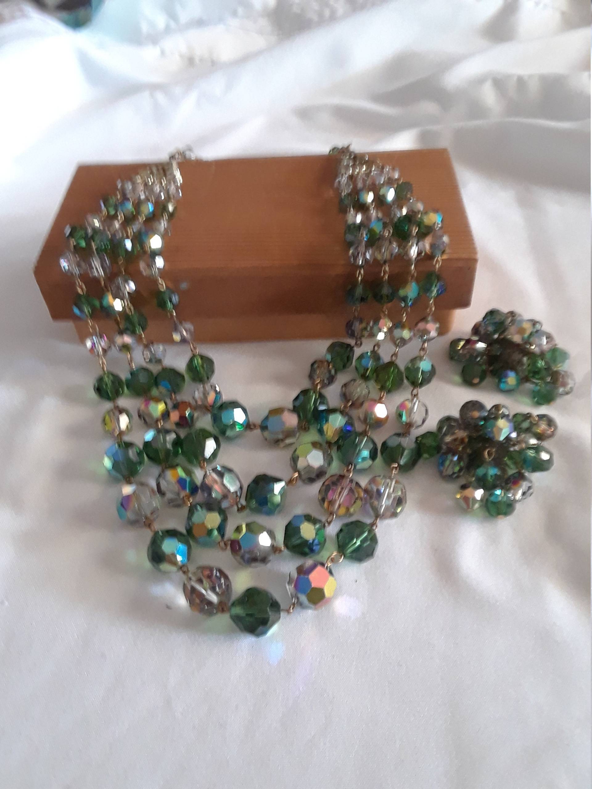 Jahrgang Aurora Borialsis Vier Strang Halskette & Clip-On Baumseider Ohrring Set Jahrgang Aurora Borialsis Vier Strang Halskette & Clip-On Baumseider Ohrring Set von VintageAuntLouise