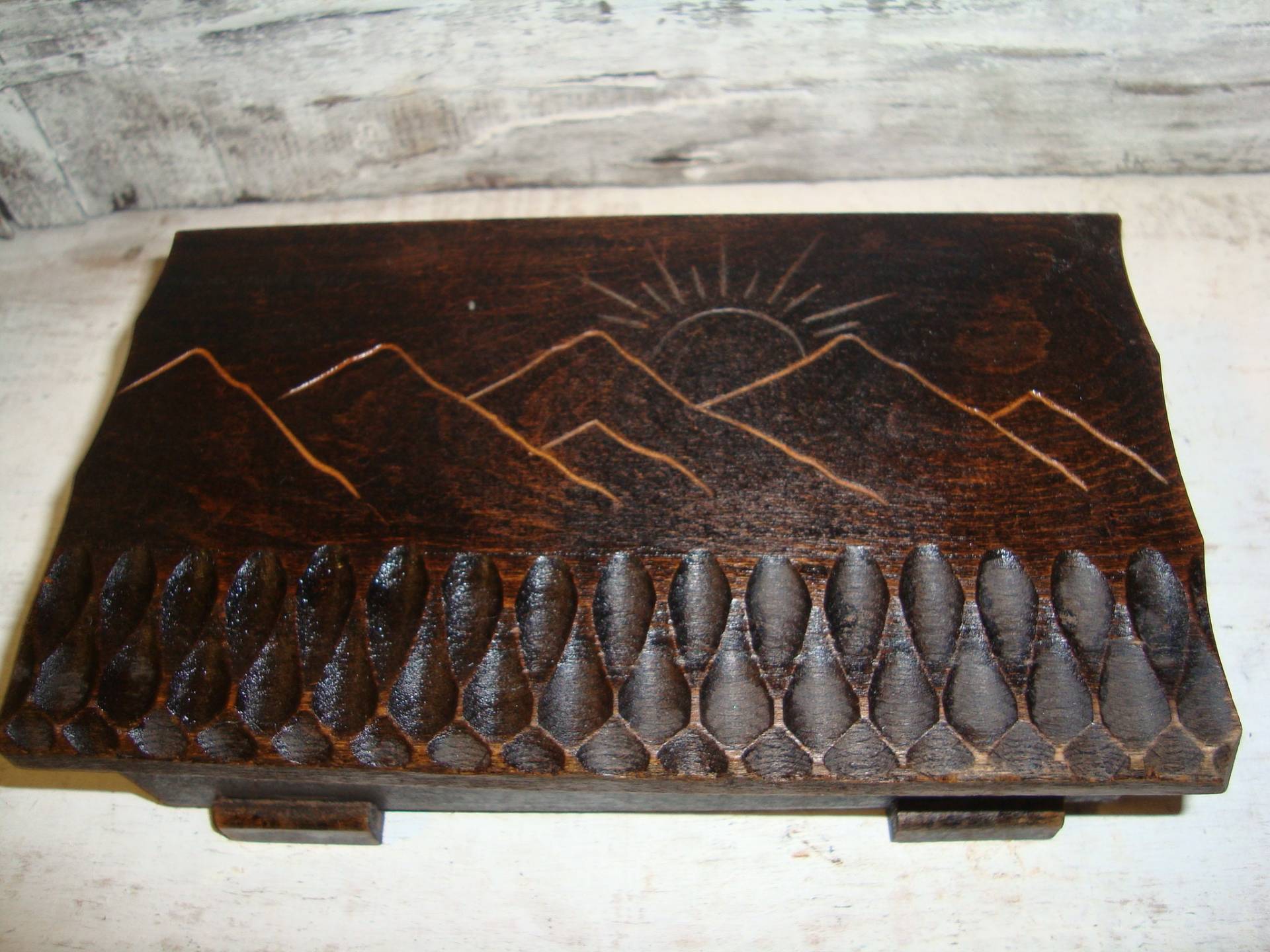 Vintage Große, Holzgeschnitzte Box , Geschnitzte Holzkiste Handgemachte Holzbox von VintageAvangardShop