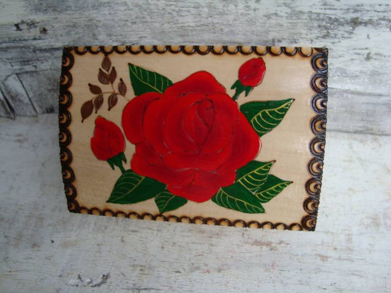 Vintage Holzkiste , Handgemachte Pyrografie Kleine Schachtel Schmuckbox Box , Never Used - Memory Retro von VintageAvangardShop