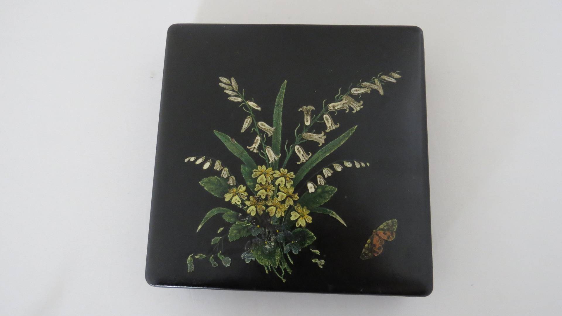 Edwardian Papier Mache Taschentücher Box C.1910 von VintageBailey2