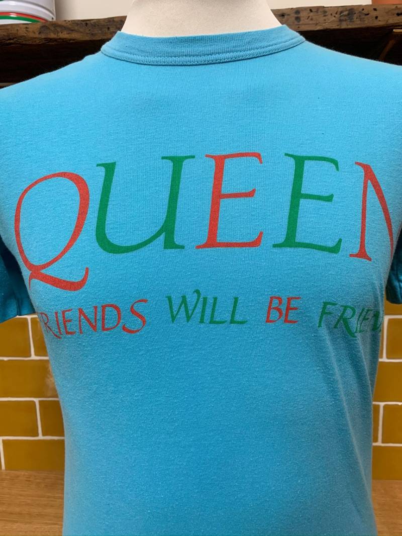 Vintage Queen Friends Will Be 80Er Jahre Promo-Shirt Vintage Queen Friends Will Be 80Er Jahre Promo-Shirt von VintageBandTeesStore