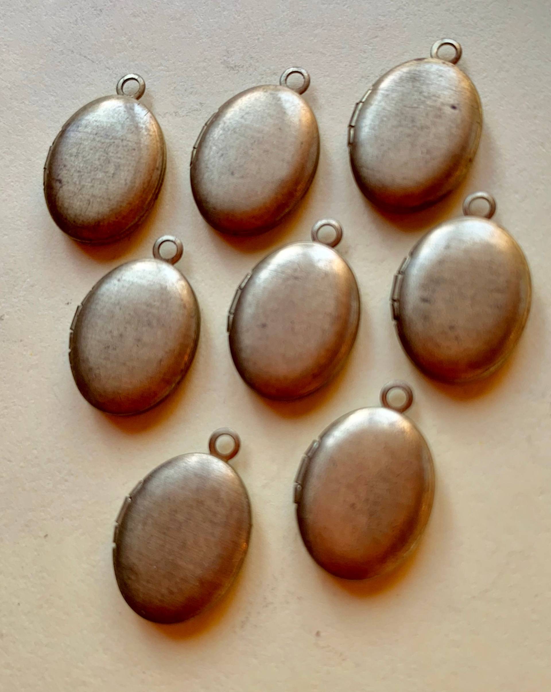 6 Vintage Messing Gold Oval Anhänger Medaillons 12 Mm von VintageBaubles