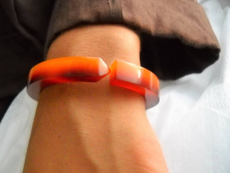 1980Er Boho Vintage Bakelit Armband. Offenes Art-Deco-Armband Achteckiger Abschnitt Früher Armreif Aus Kunststoff; Handgefertigtes Manschettenarmband von VintageBeadsLisbon