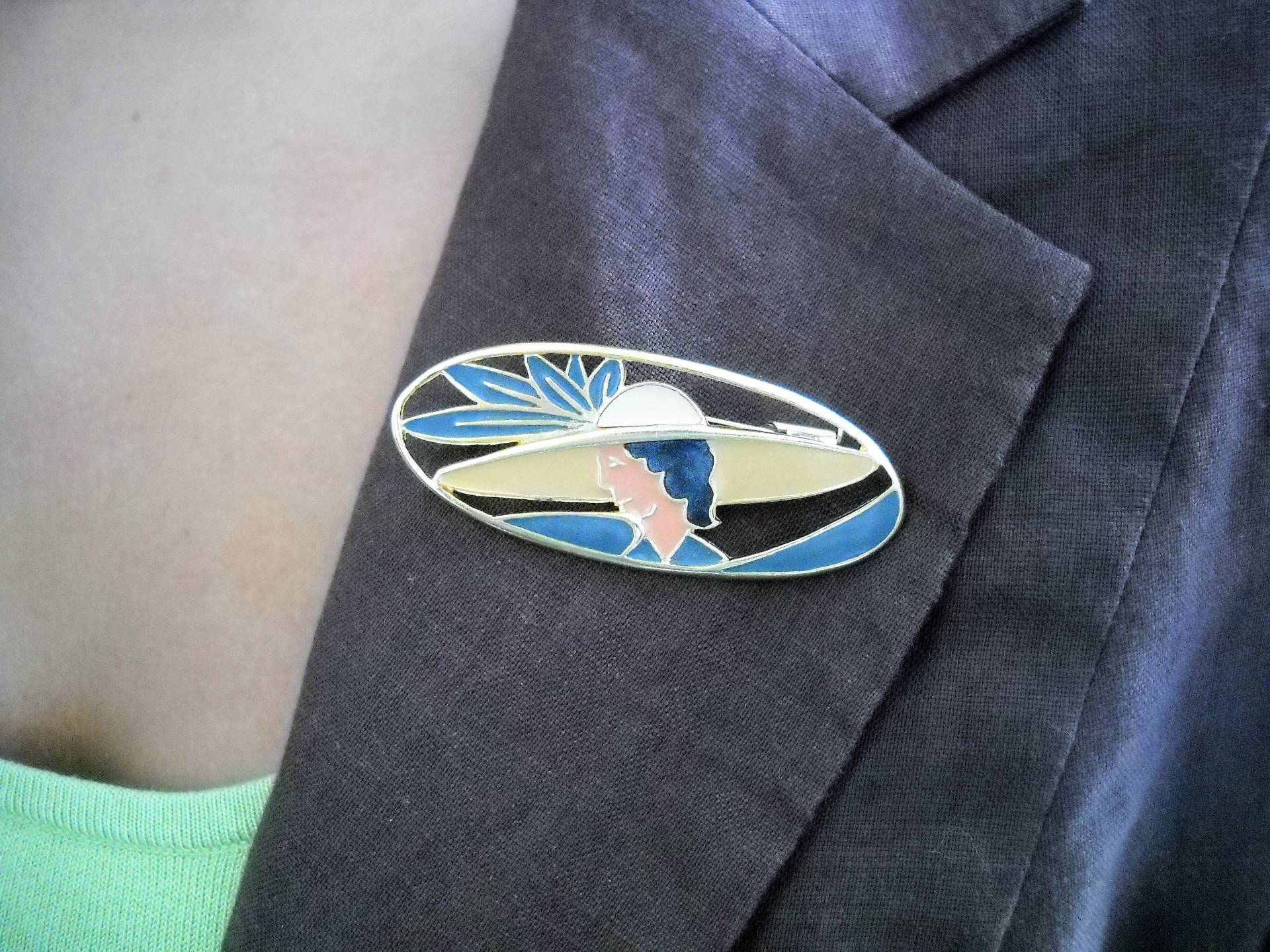 60Er Jahre Orena Vintage Brosche Art Deco. Ovale Form. Vergoldet. Emaille in Einem Echten Art-Deco-Design. Herstellermarke. Hergestellt Frankreich von VintageBeadsLisbon