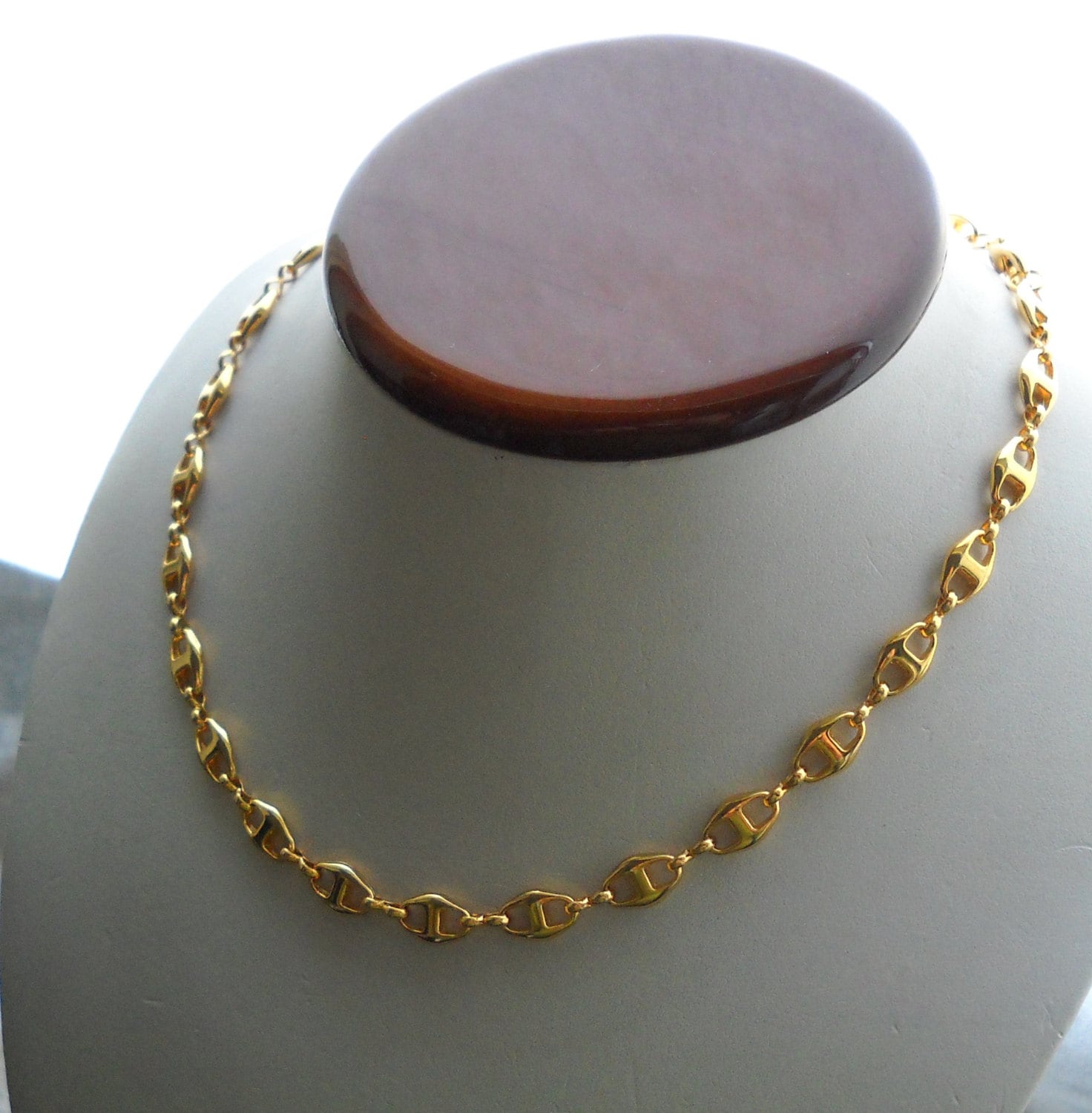 Deutsches Vintage-Halsband, Gemusterte Gliederkette Aus Den Frühen 80Ern, Ovales Glied, Vergoldete Messingkette von VintageBeadsLisbon