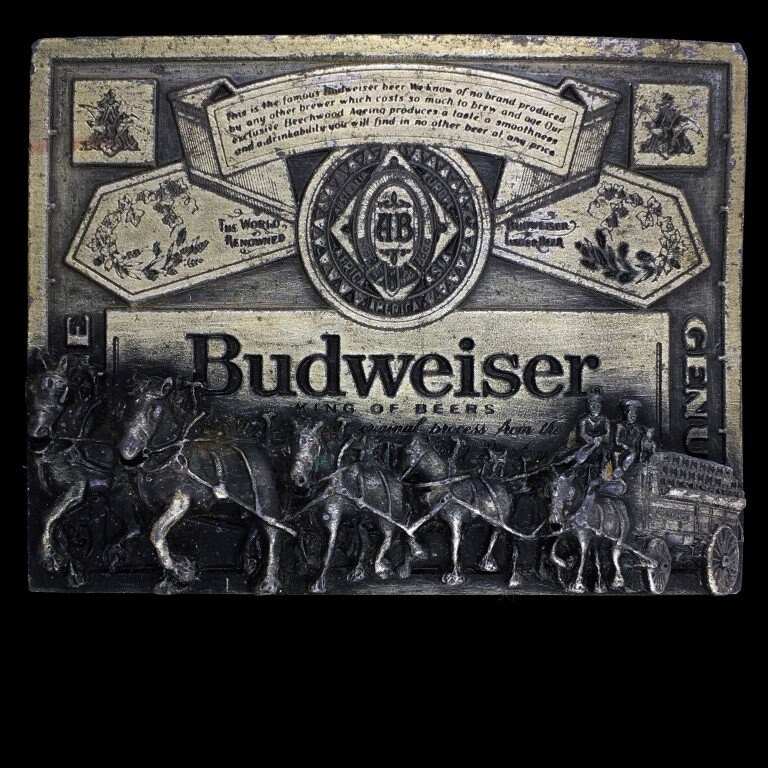 Budweiser Lager Bier Anheuser-Busch Clydesdale Pferd Barkeeper Trinken Trinker Geschenk Pub Club Bar Party Neujahr 1970Er Jahre Vintage von VintageBeltBuckle