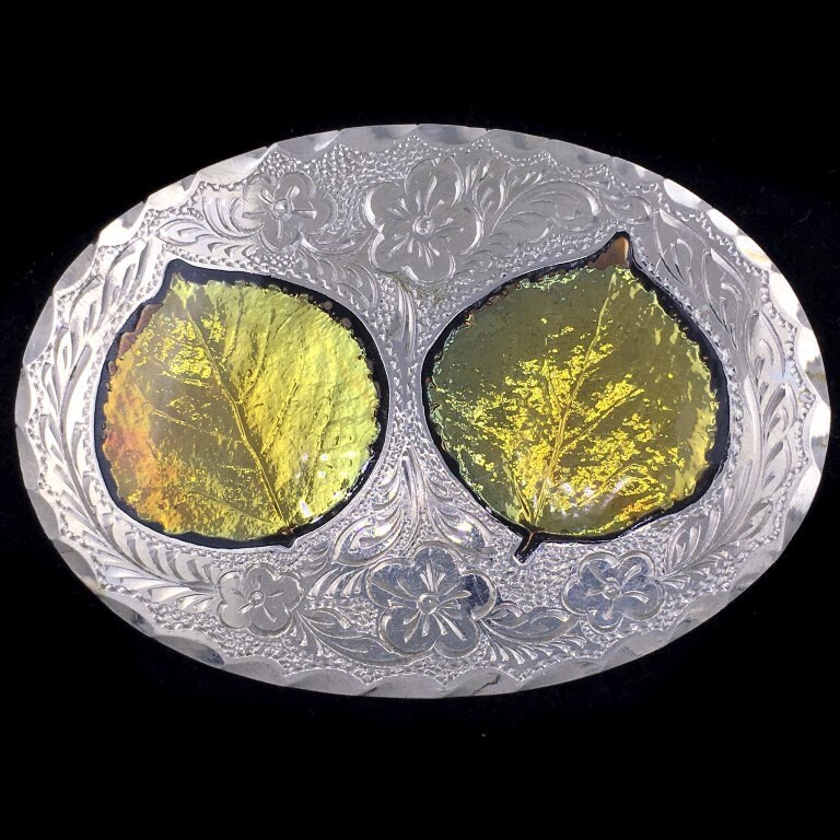 Echtes Blatt Blätter Unter Lucite Herbst Geätzte Blumen Blume Handgefertigt Natur Kunst Kunstwerk Cowgirl Western New Old Stock Vintage von VintageBeltBuckle