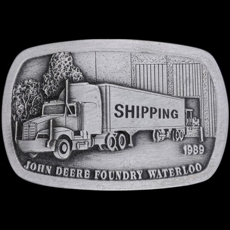 John Deere Waterloo Gießerei Iowa Mitarbeiter Semi Truck 80Er Jahre Nos Vintage Gürtelschnalle Landwirtschaft Leaping Western Jd Heavy Boy von VintageBeltBuckle