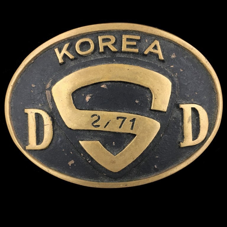 Luftwaffe Kunsan Base Special Customs Dsd Airman Sammlerstücke Erinnerungsstücke Vintage 71 1970Er Jahre Gürtelschnalle von VintageBeltBuckle