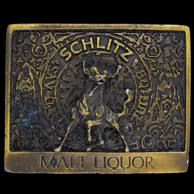 Schlitz Malz Schnaps Bierbrauerei Co Raging Bull Barkeeper Trinken Trinker Geschenk Pub Club Bar Party Neujahr 1970Er Jahre Vintage Gürtelschnalle von VintageBeltBuckle
