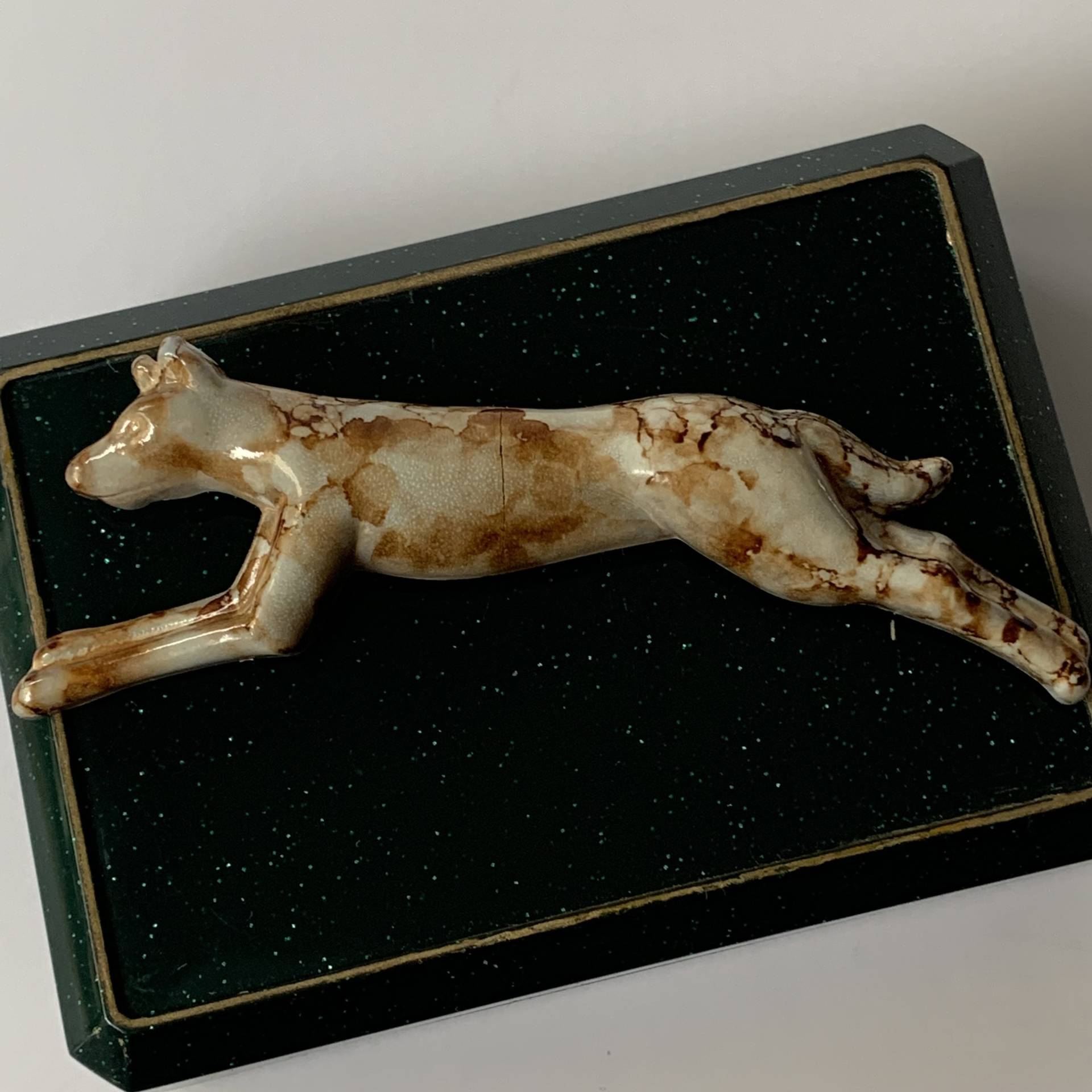 Elegante Vintage Windhund Hunde Brosche/Anstecknadel von VintageBijouStore