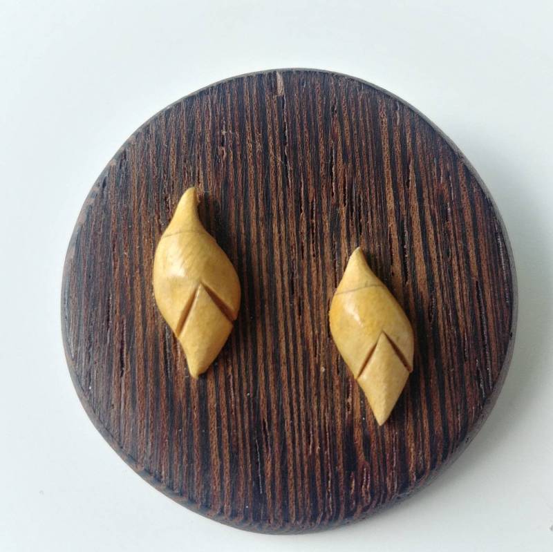 Handgemachte Vintage Brosche Aus Holz Anstecknadel von VintageBijouStore