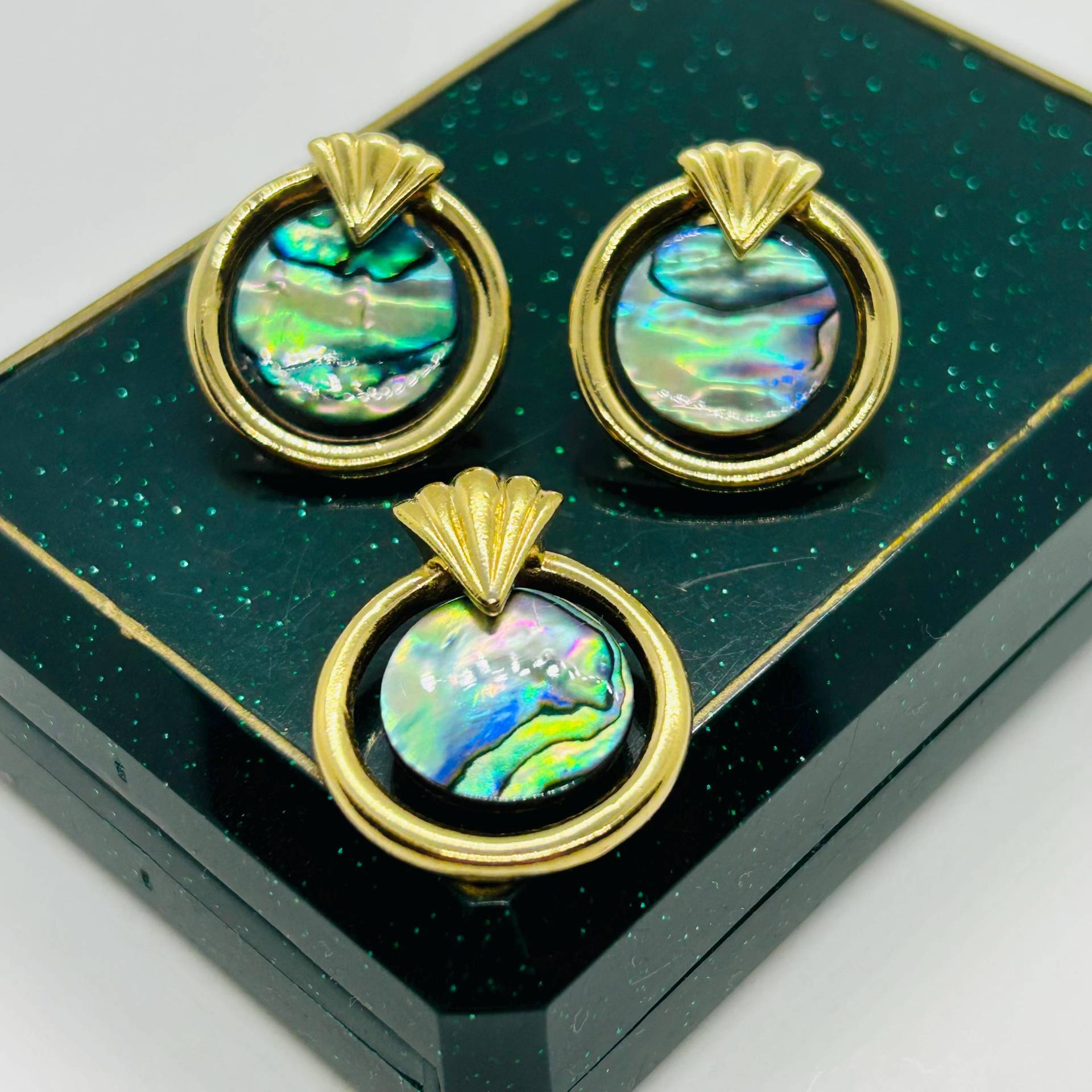 Vintage Abalone Ohrringe Und Anhänger Set Ohrstecker Gold von VintageBijouStore