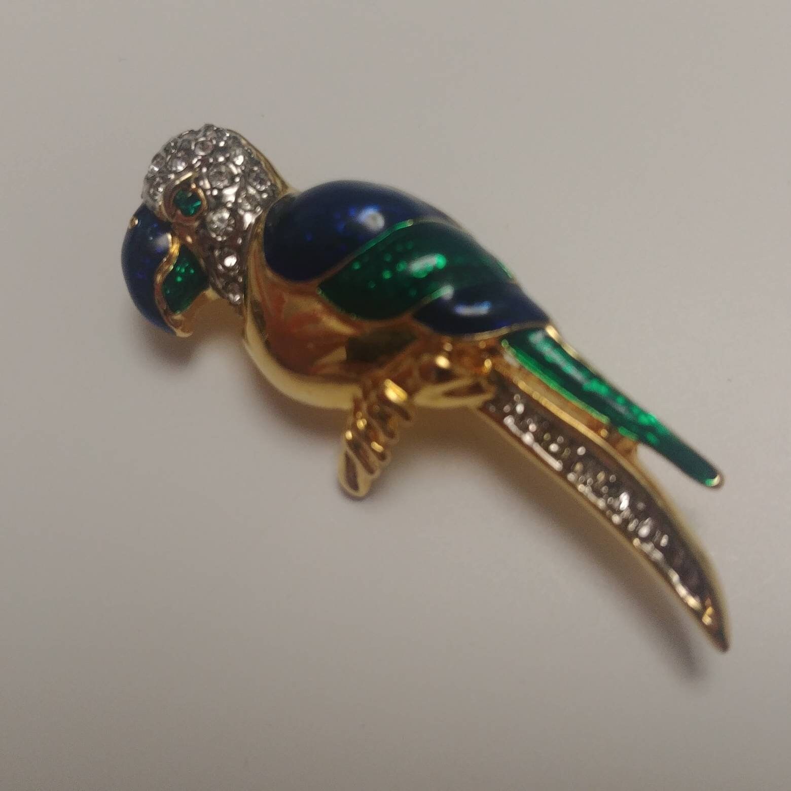 Vintage Ara, Vogel, Papagei, Brosche Goldton Mit Grüner Emaille von VintageBijouStore