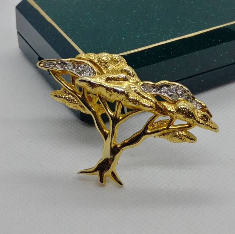 Vintage Baumbrosche in Goldfarben Mit Strass von VintageBijouStore