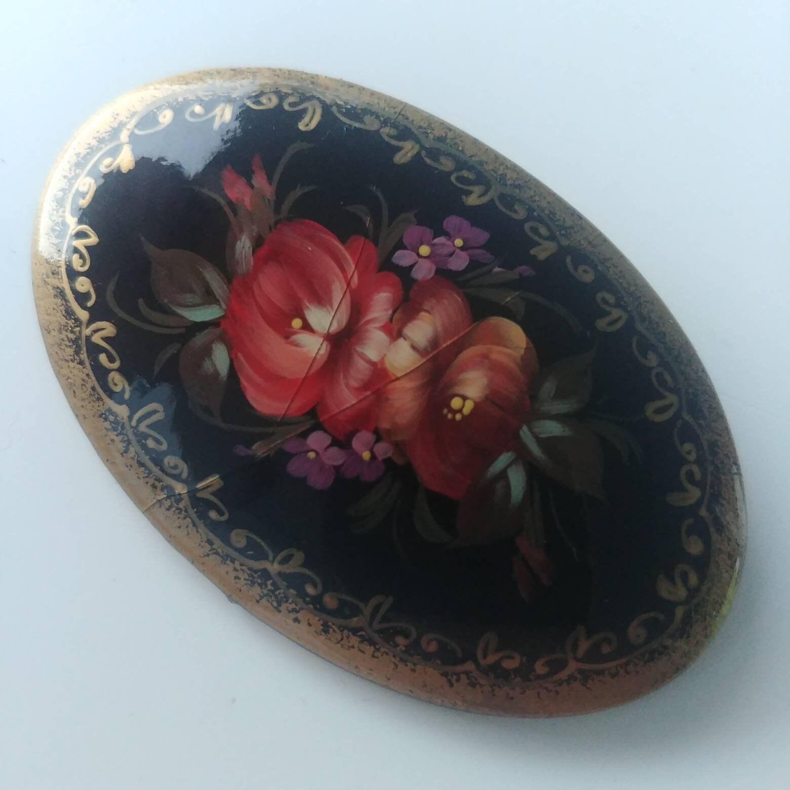 Vintage Brosche Aus Holz Schwarz Mit Blumen. Handgemalt von VintageBijouStore