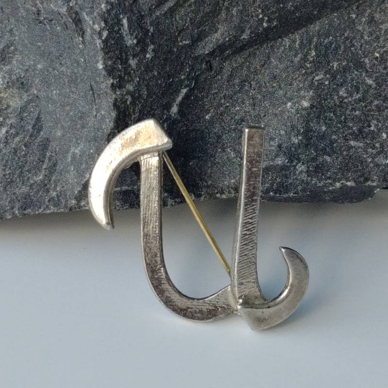 Vintage Brosche Buchstabe Monogramm U Vintage Brosche Buchstabe Monogramm U von VintageBijouStore