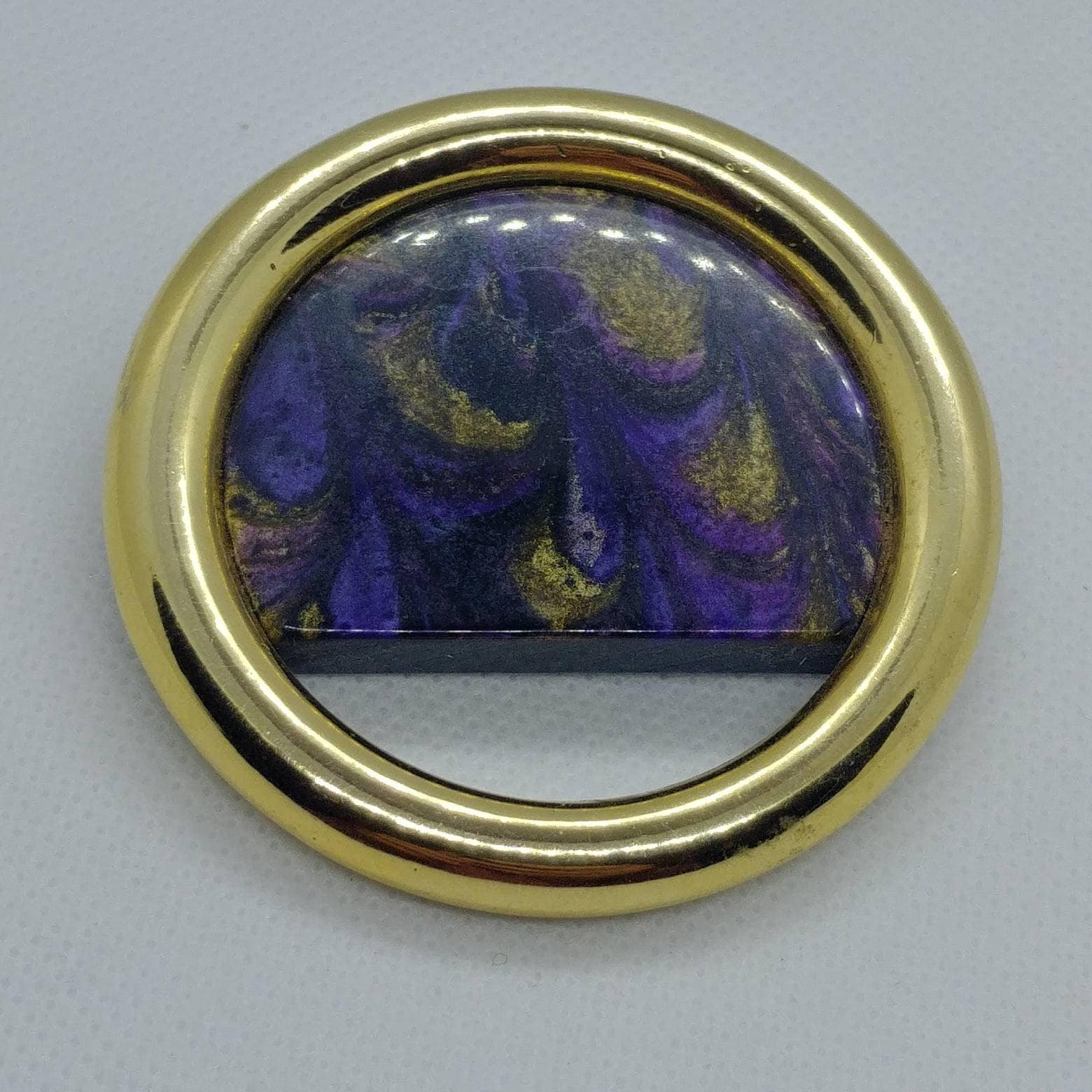 Vintage Brosche Goldfarben Mit Kobalt Blau Cabochon von VintageBijouStore