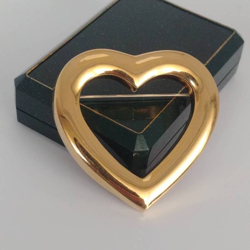 Vintage Brosche Herz Auf Goldton Valentinstag Geschenk von VintageBijouStore