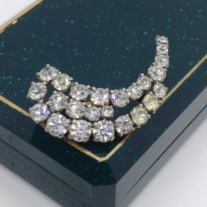 Vintage Brosche Mit Kristallen/strass Vintage Brosche Mit Kristallen/strass von VintageBijouStore