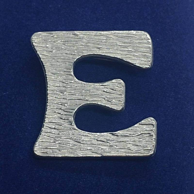 Vintage Broschennadel Buchstabe E Mit Initiale in Silberton von VintageBijouStore
