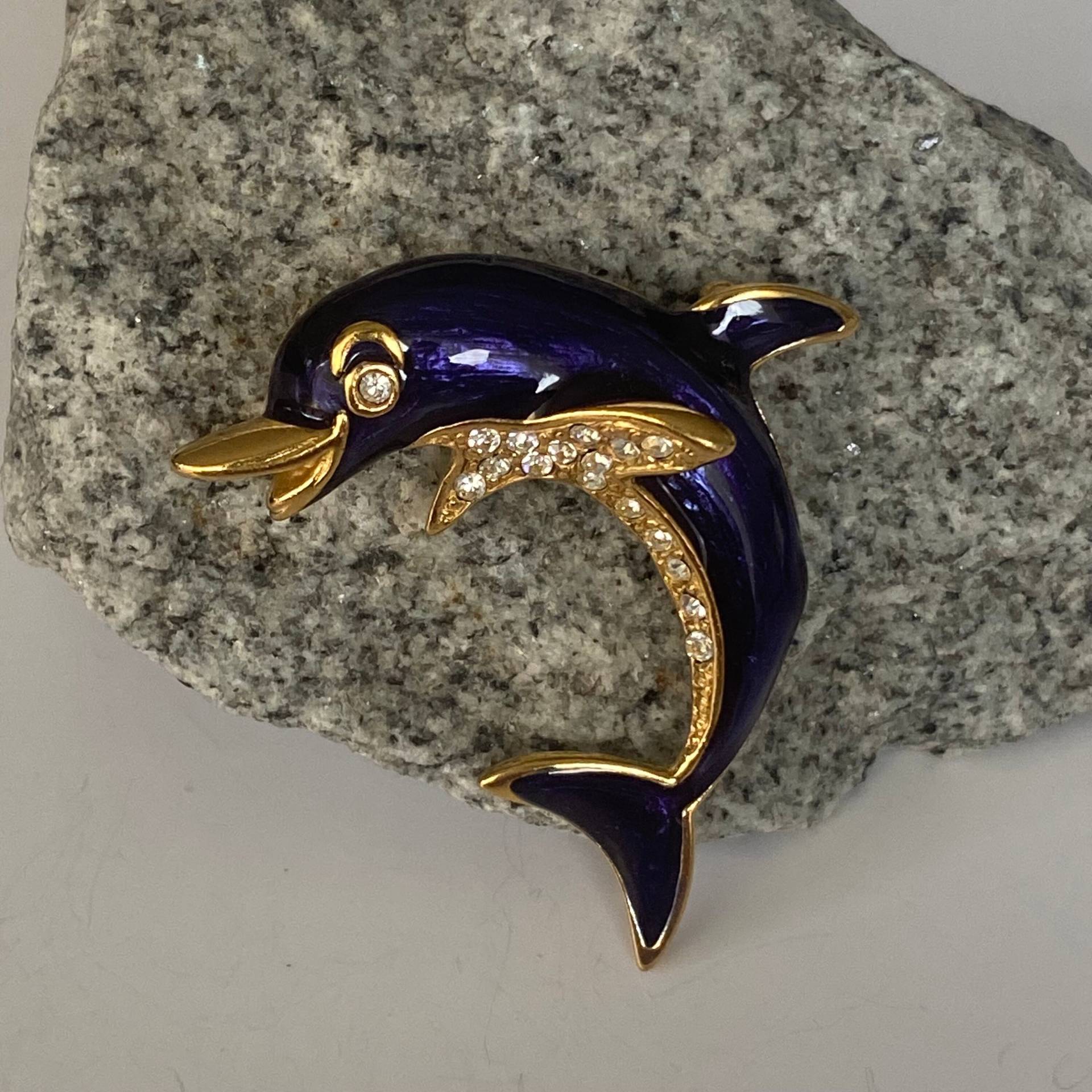 Vintage Delfin, Walfisch Pin Brosche Schwarze Emaille Mit Kristall von VintageBijouStore