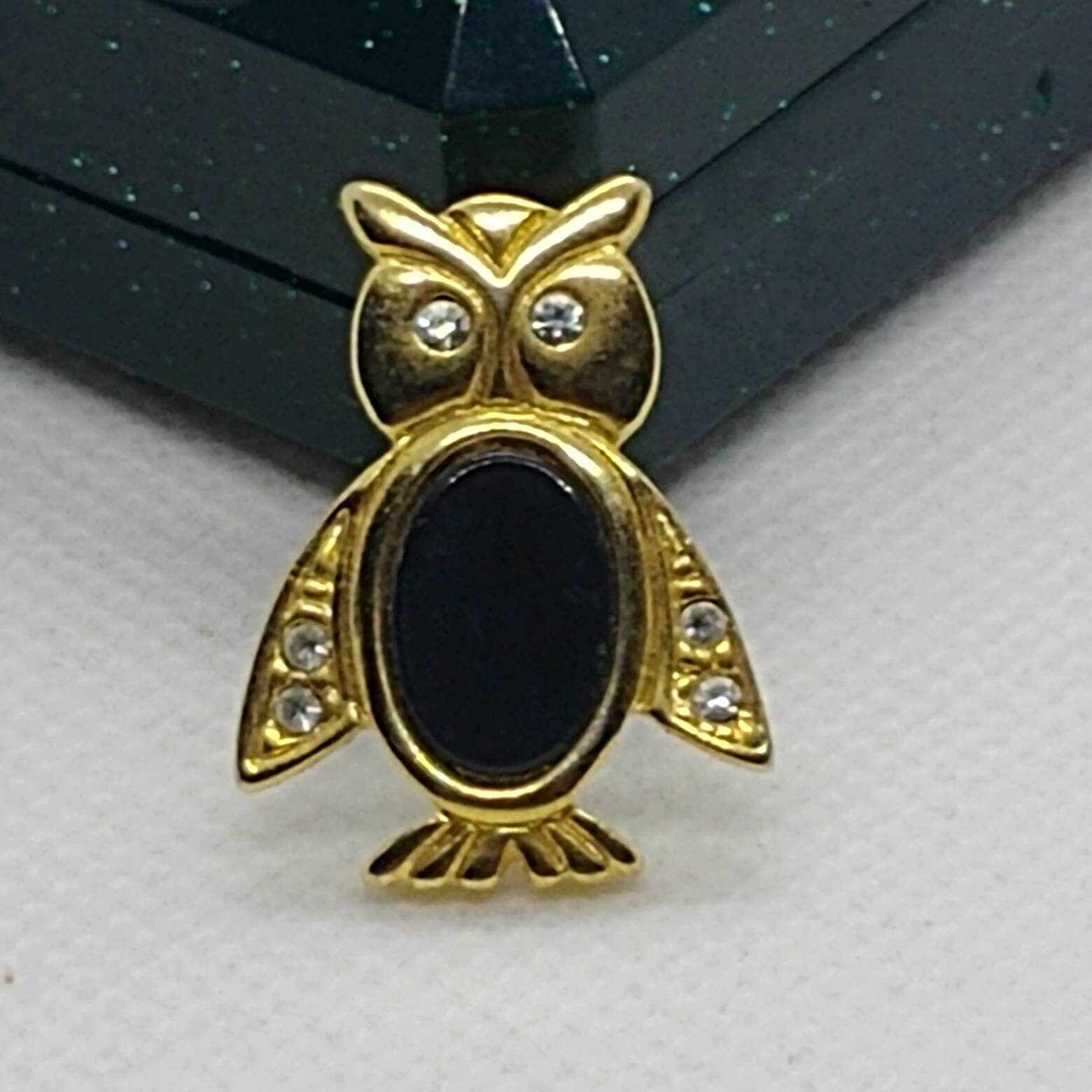 Vintage Eulen Brosche, Anstecknadel Goldfarben Mit Schwarzem Cabachon von VintageBijouStore