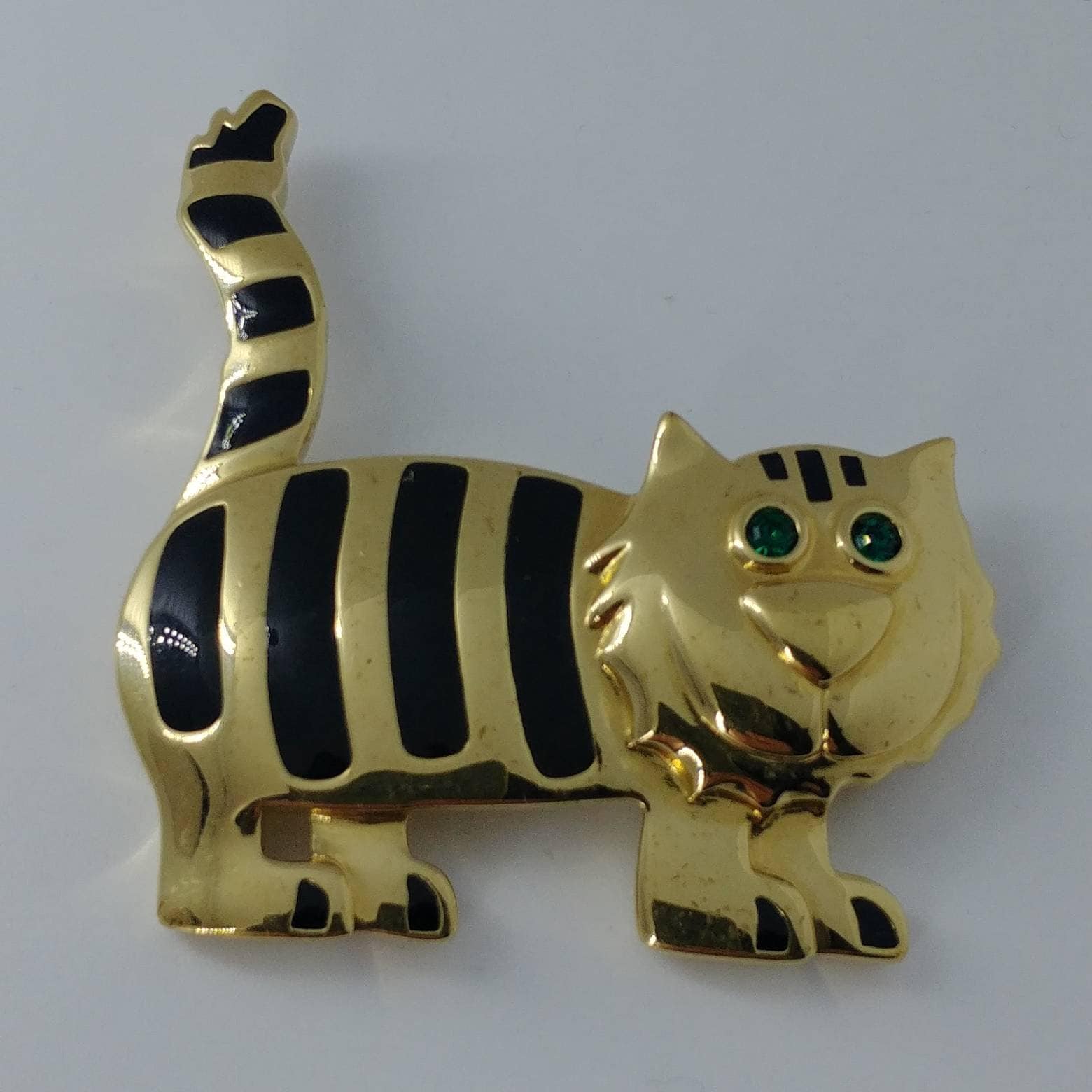 Vintage Fanny Cat Brosche/Anstecknadel Vergoldet Mit Schwarzer Emaille Signiert Pl/Pierre Lang von VintageBijouStore