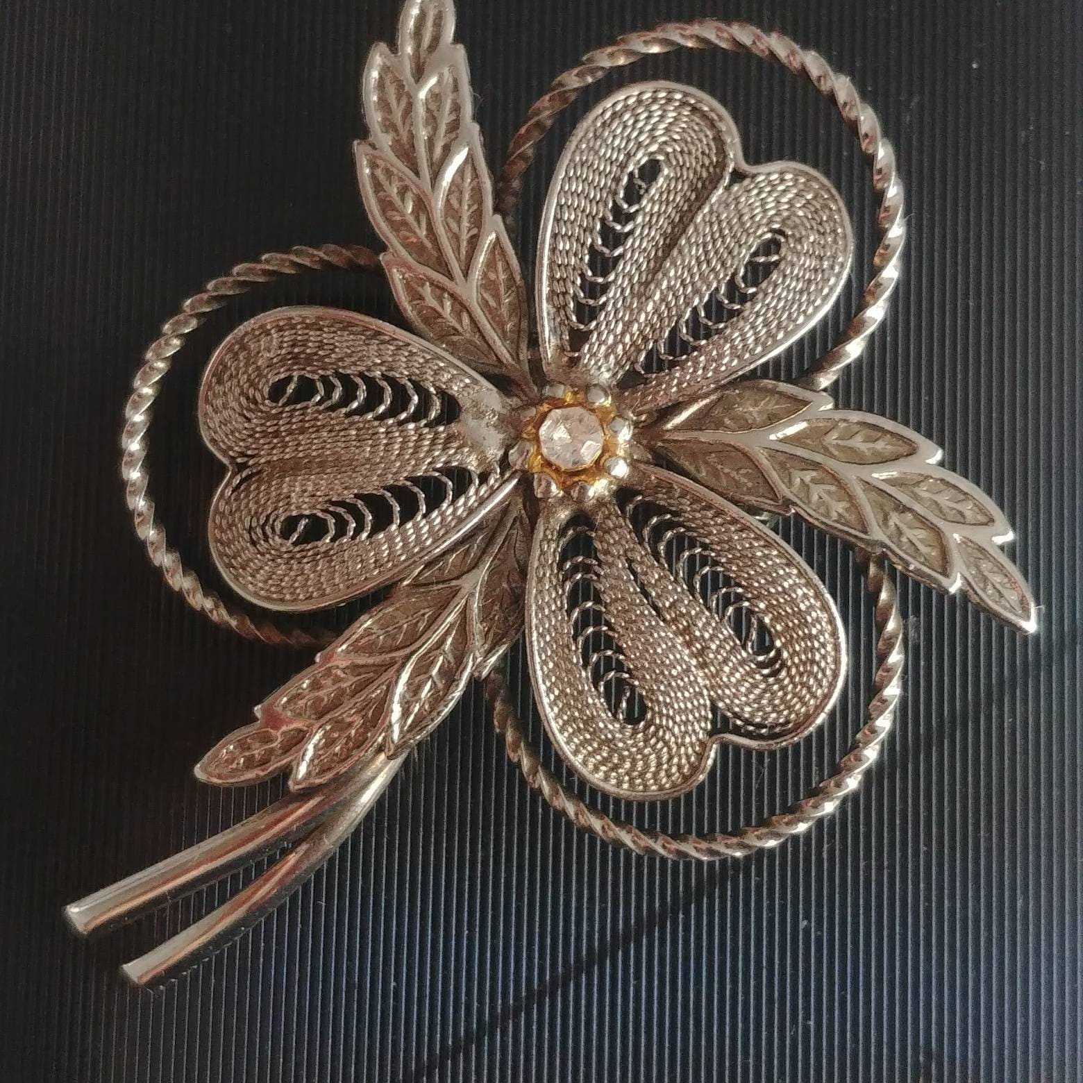 Vintage Filigran Brosche Silberton von VintageBijouStore