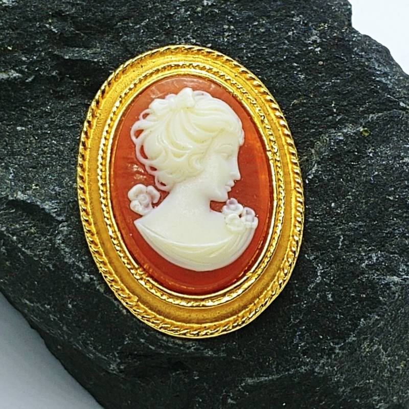 Vintage Gemme Kamee Brosche/ Anhänger Mit Dame Potrait von VintageBijouStore