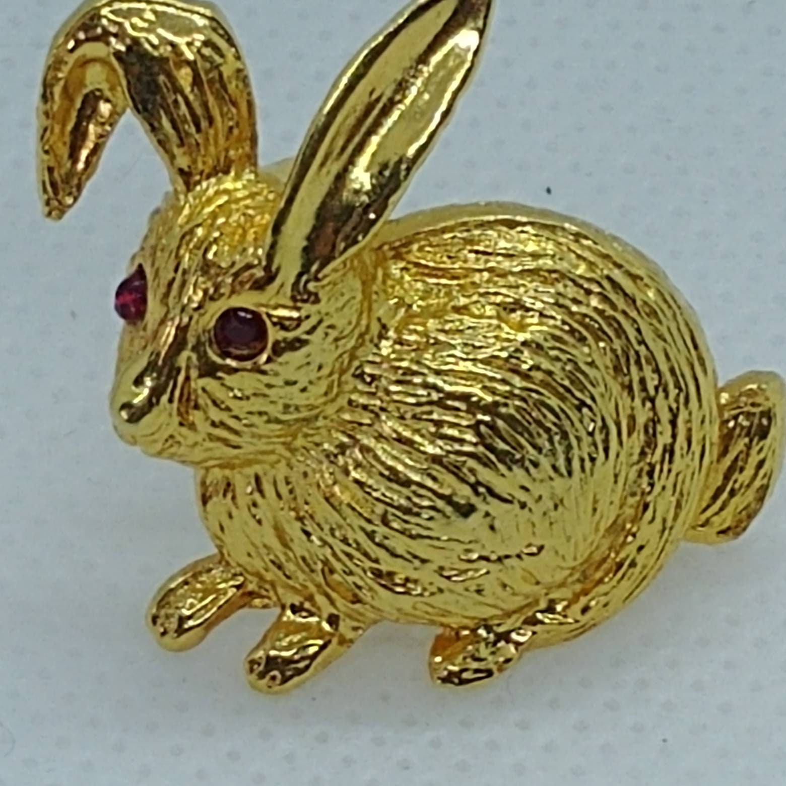 Vintage Hase Brosche, Anstecknadel Goldfarben, Geschenk Für Ostern von VintageBijouStore