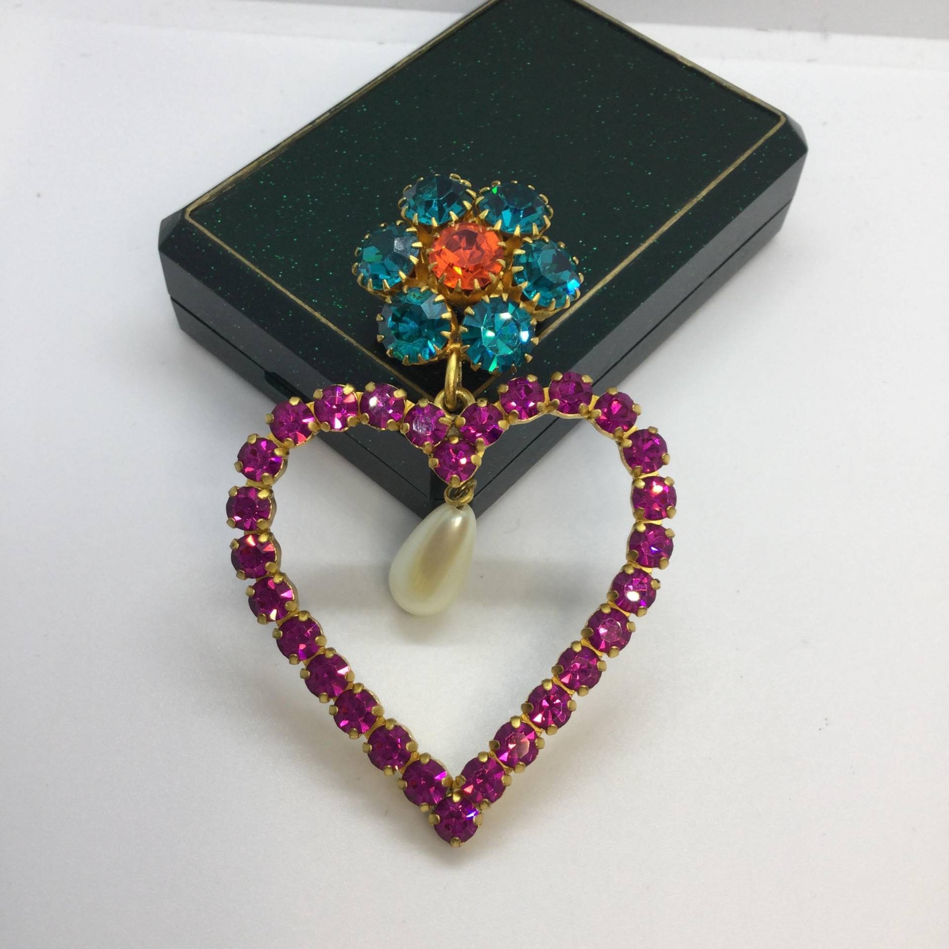 Vintage Herz-Brosche Mit Großen Kristallen von VintageBijouStore
