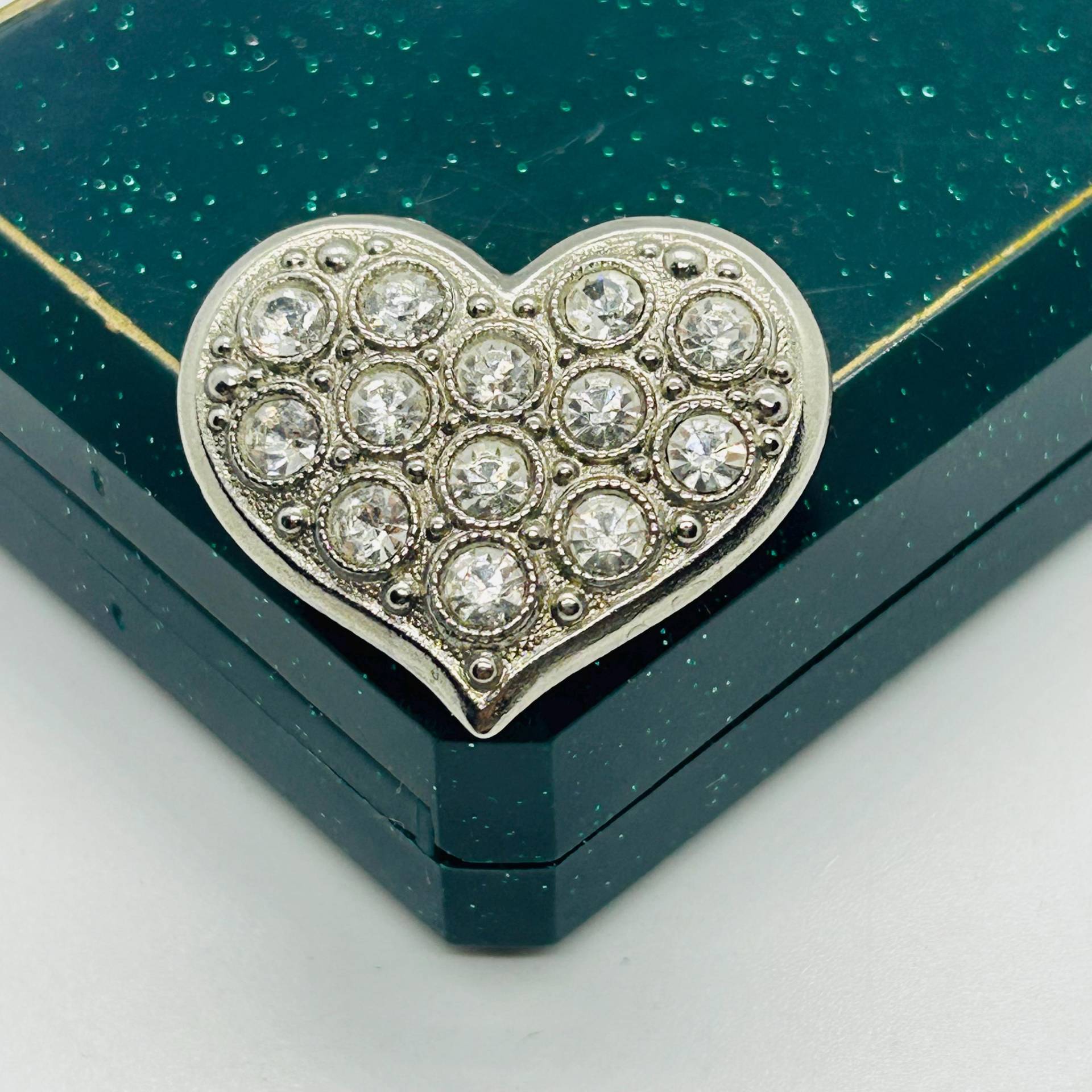 Vintage Herz-Brosche Silberfarben Mit Strass von VintageBijouStore