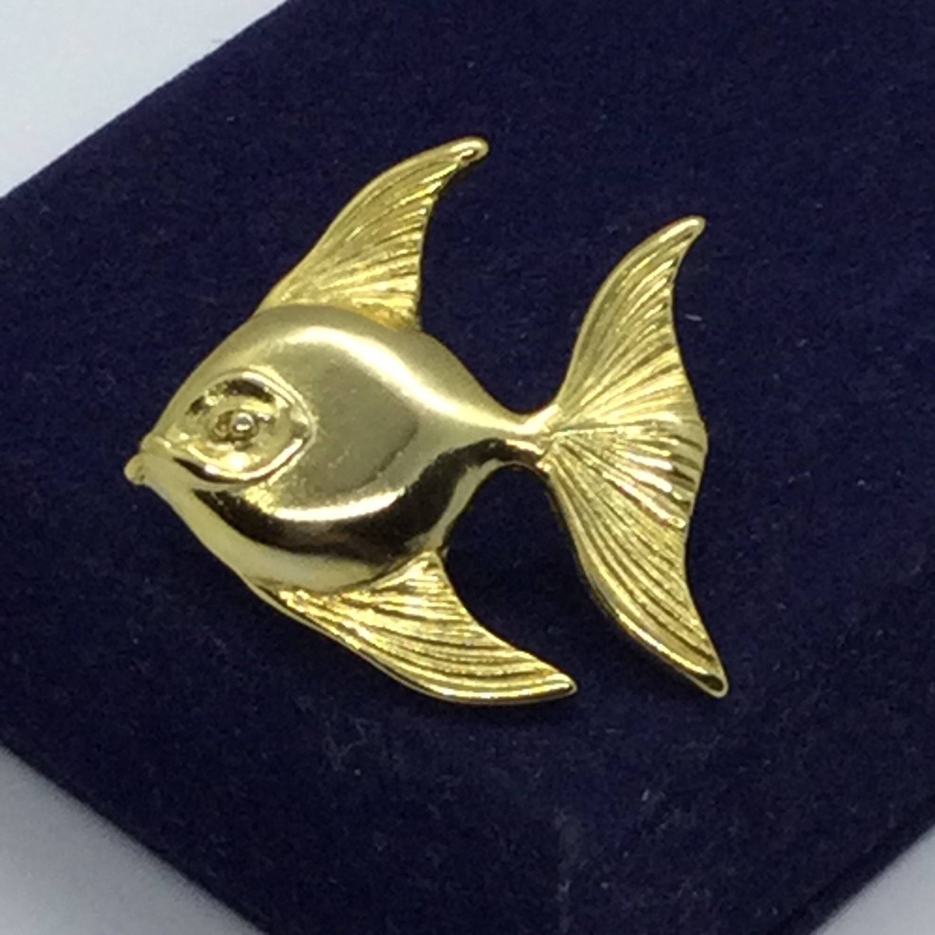 Vintage Kaiserfisch, Skalar, Fisch Brosche/ Pin Anstecknadel Goldfarben von VintageBijouStore