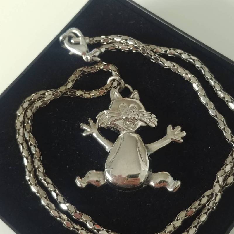 Vintage Silberfarbene Katzen Anhänger Beweglicher Kopf & Pfoten von VintageBijouStore
