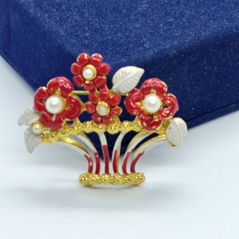 Vintage Korb Brosche Mit Blumen Gold Ton Perle Vintage Korb Brosche Mit Blumen Gold Ton Perle von VintageBijouStore