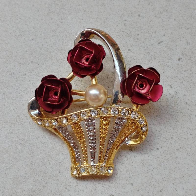 Vintage Korb-Brosche Mit Roten Blumen Gold-Ton Perlen Und Strass Vintage Korb-Brosche Mit Roten Blumen Gold-Ton Perlen Und Strass von VintageBijouStore