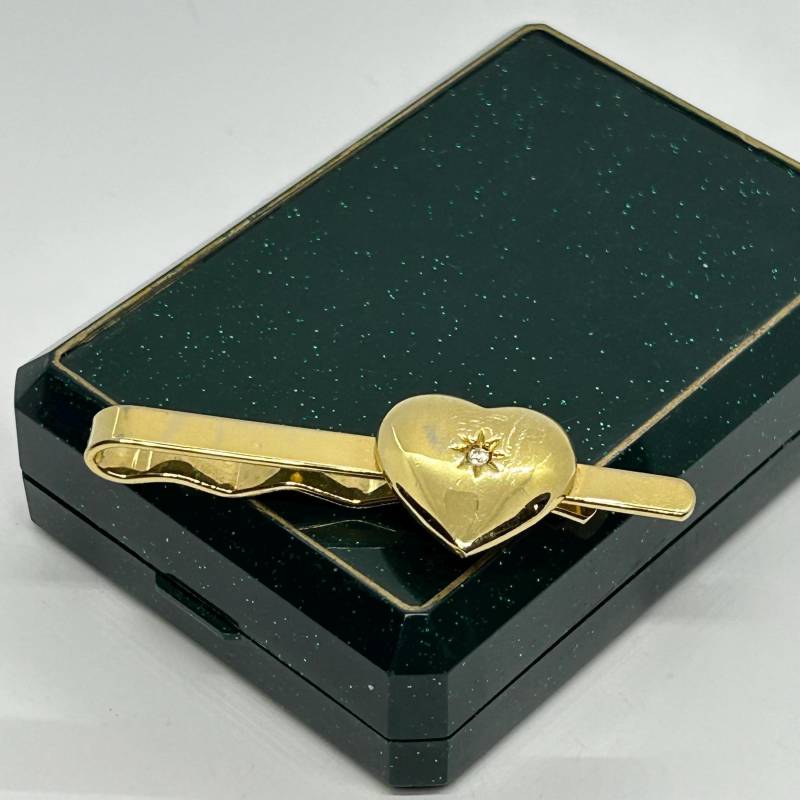 Vintage Krawattennadel in Goldton Signiert Aconda von VintageBijouStore