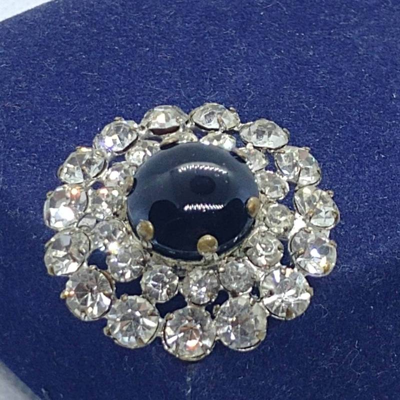 Vintage Kristall Brosche Mit Schwarzer Perle Und Strasssteinen von VintageBijouStore