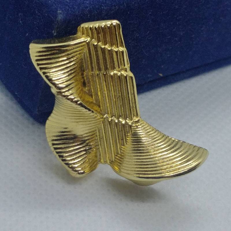 Vintage Parfums Montana Brosche/Anstecknadel Goldton von VintageBijouStore