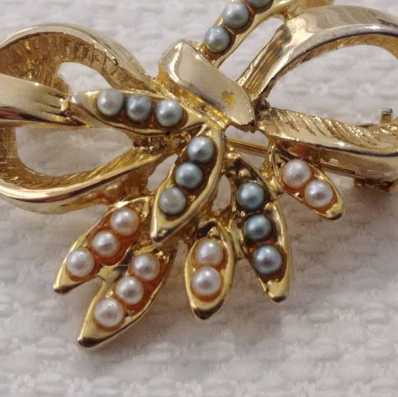 Vintage Perlenbrosche Pin von VintageBijouStore