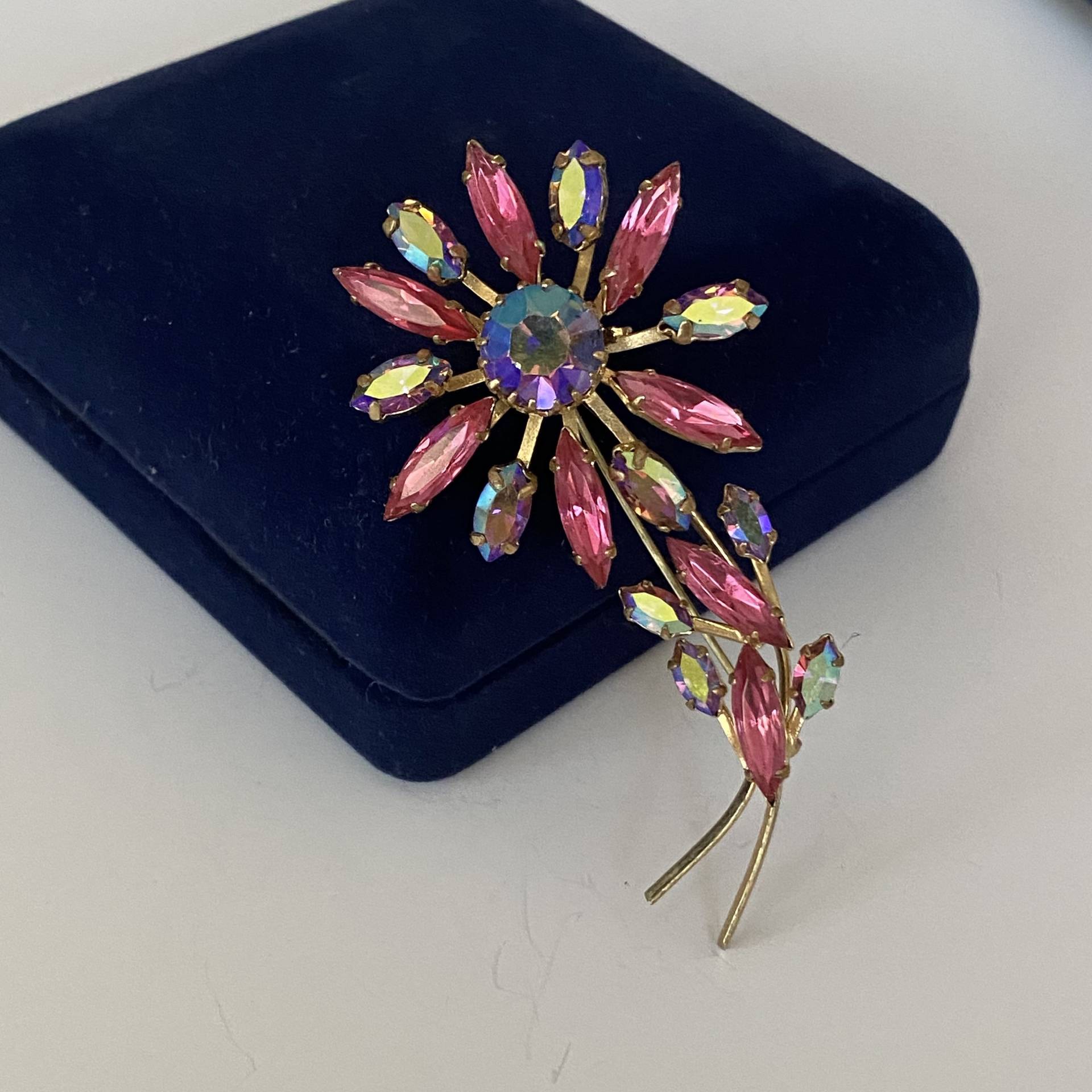 Vintage Rosa, Ab-Kristalle, Strass-Blumenbrosche von VintageBijouStore