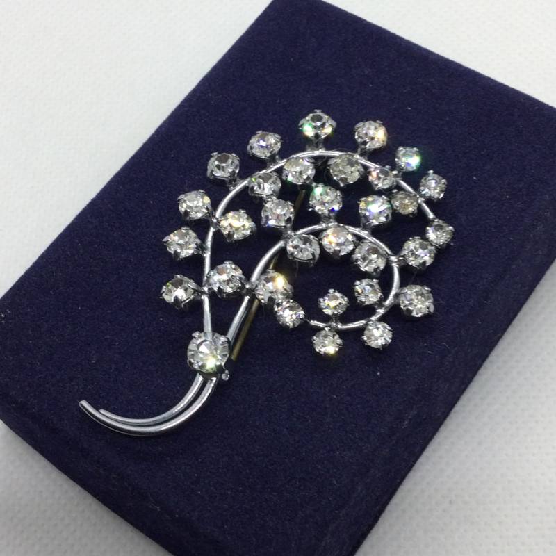 Vintage Silber Ton Strass Brosche von VintageBijouStore