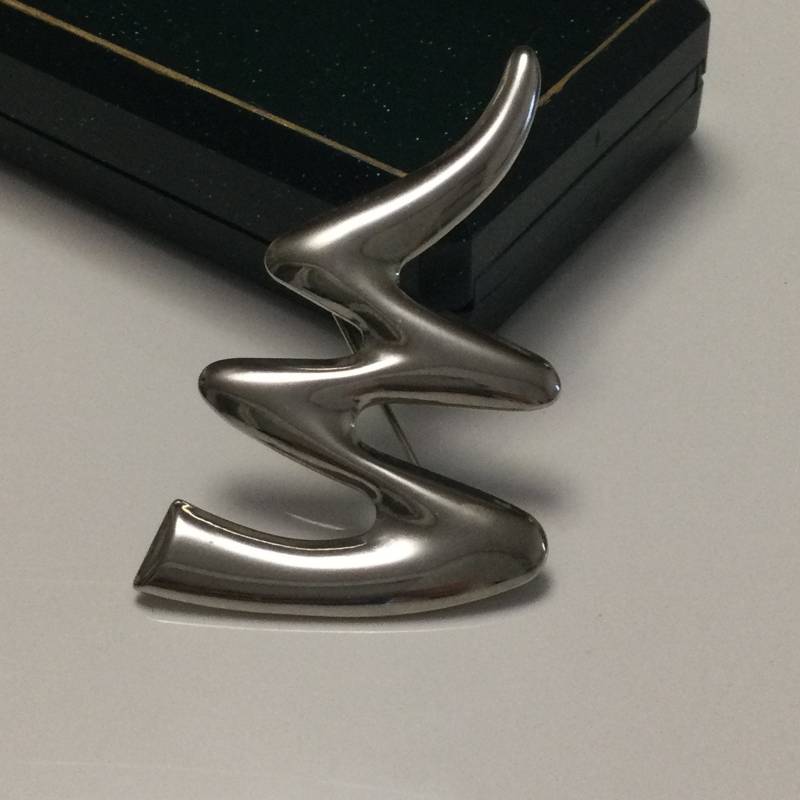 Vintage Silberfarbene Brosche Abstraktes Design Vintage Silberfarbene Brosche Abstraktes Design von VintageBijouStore