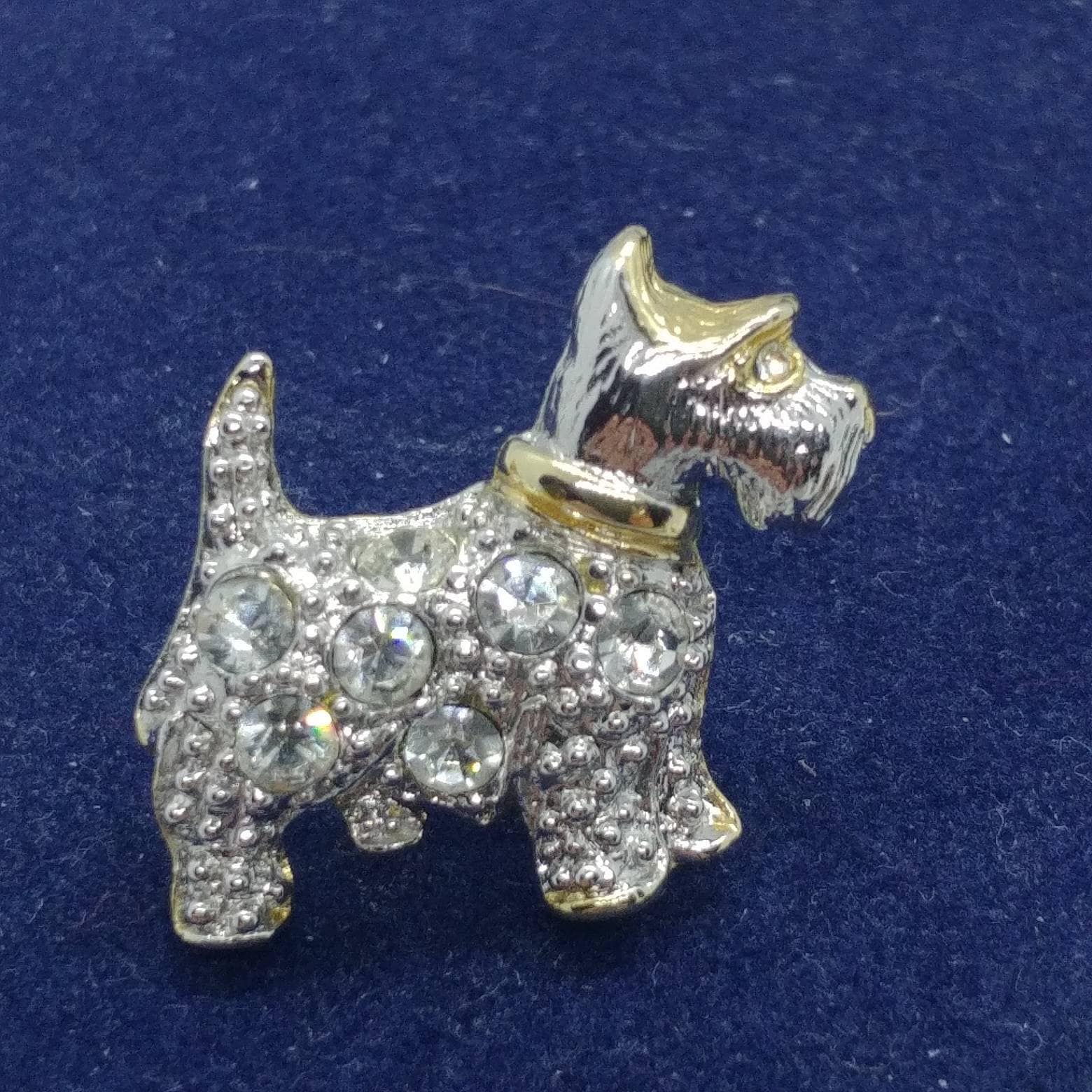 Vintage Strass Scottie Hund Brosche Silberfarbene Terrier Anstecknadel von VintageBijouStore