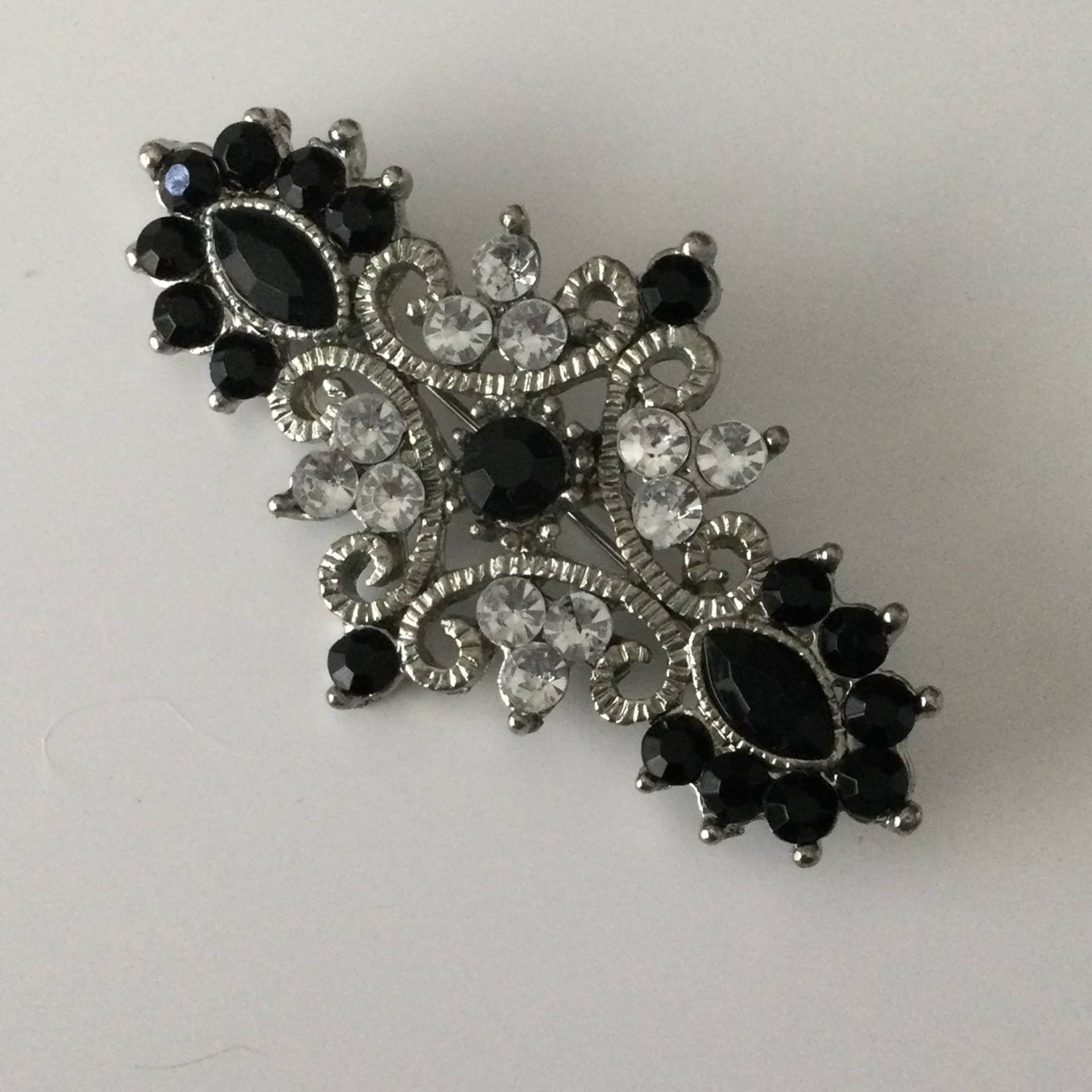 Vintage Trauer Brosche Schwarzes Glas & Kristall Anstecknadel von VintageBijouStore